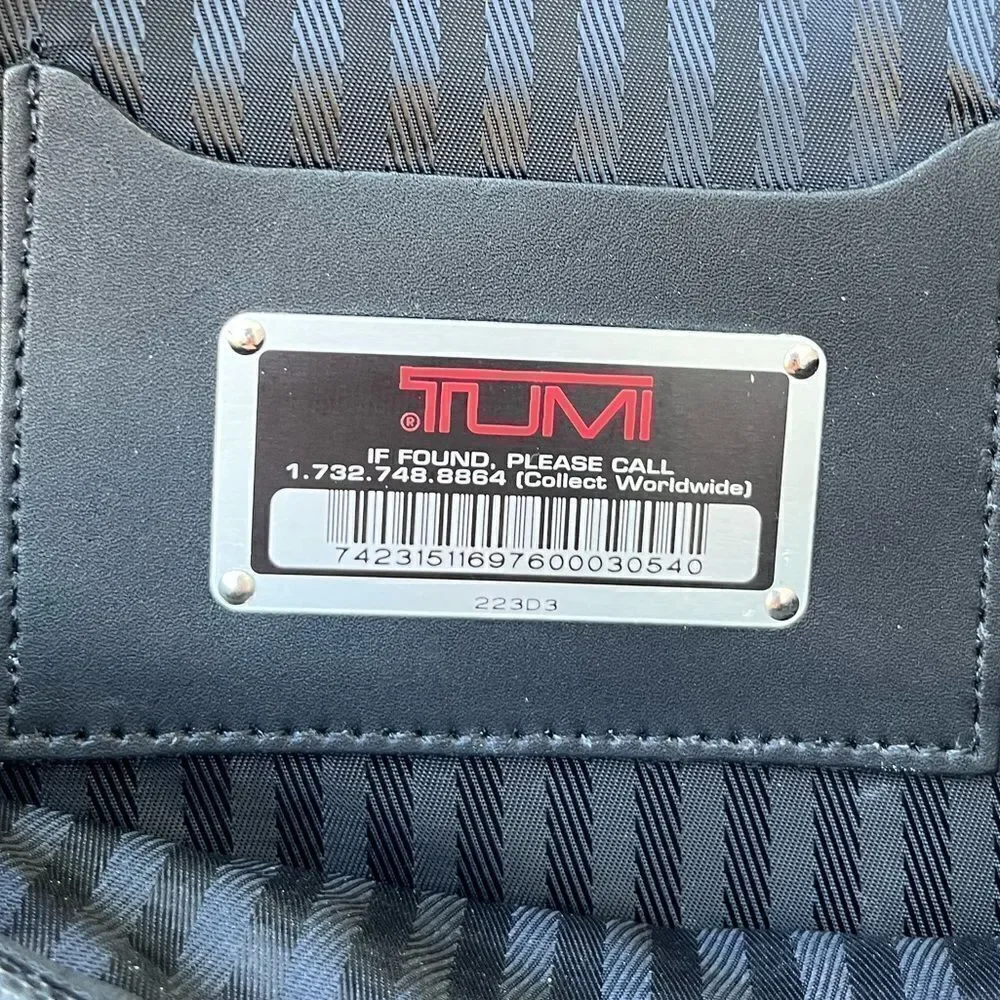TUMI Alpha Duffle Bag/Classic Travel Carry on 223D3